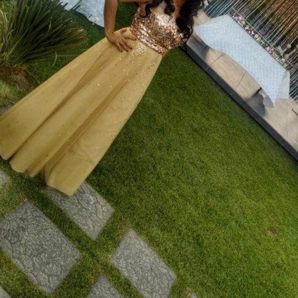 Elegant Gold Party Dress (Tulle & Sequins)